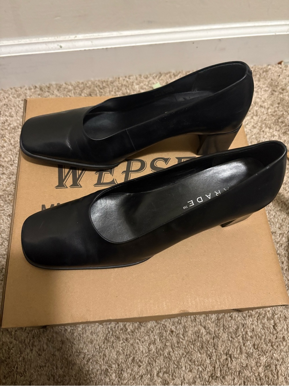 Parade Square-Toe Mid Heel Pumps